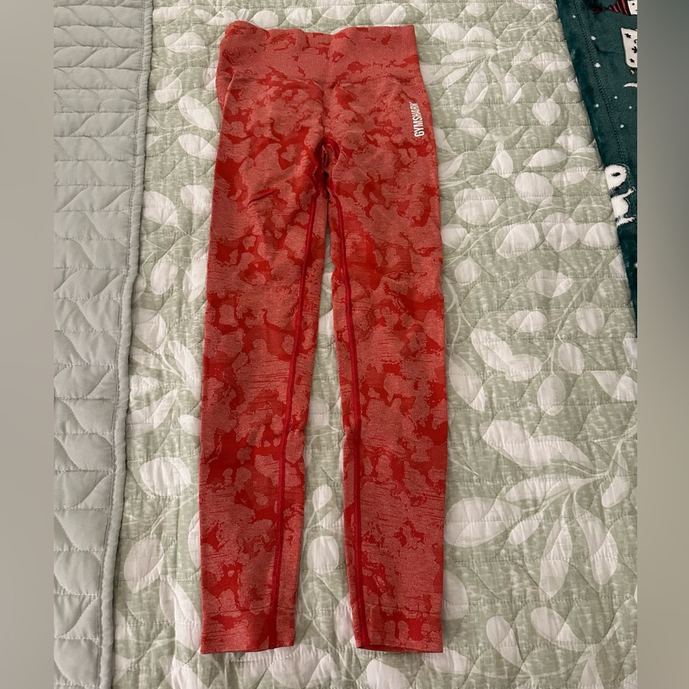 Gym shark women’s adapt camo seamless legging in red, size X small